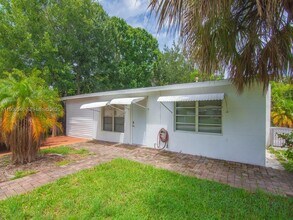 1650 5th Ave in Vero Beach, FL - Building Photo - Building Photo