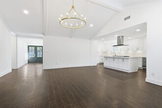 2410 Del Norte St in Houston, TX - Building Photo - Building Photo