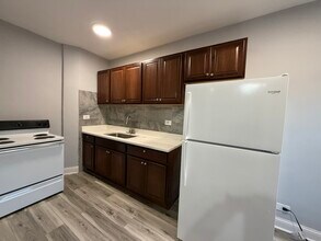 6950 N Ashland Blvd, Unit 301 in Chicago, IL - Building Photo - Building Photo