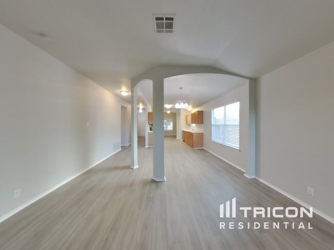 200 Brooke St in Hutto, TX - Building Photo - Building Photo