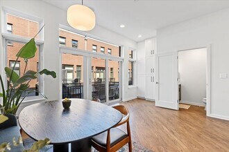 2860 N Paulina St in Chicago, IL - Building Photo - Building Photo