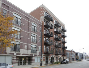 1355 W Washington Blvd in Chicago, IL - Building Photo - Building Photo