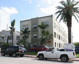 Triumph Condominiums in Miami Beach, FL - Building Photo - Building Photo