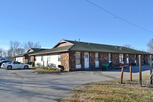 1120 E Fairview Ave in Nowata, OK - Building Photo