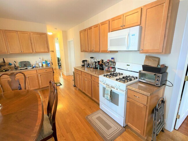 15 Sargent Ave, Unit 3, Unit 3