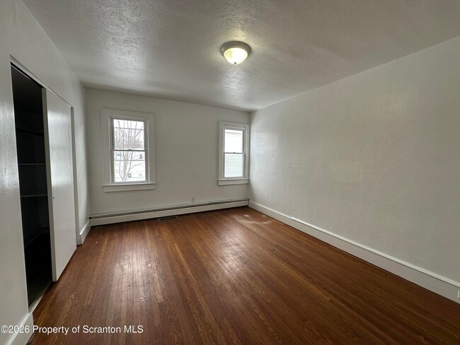 214 Mayock St in Wilkes-Barre, PA - Building Photo - Building Photo