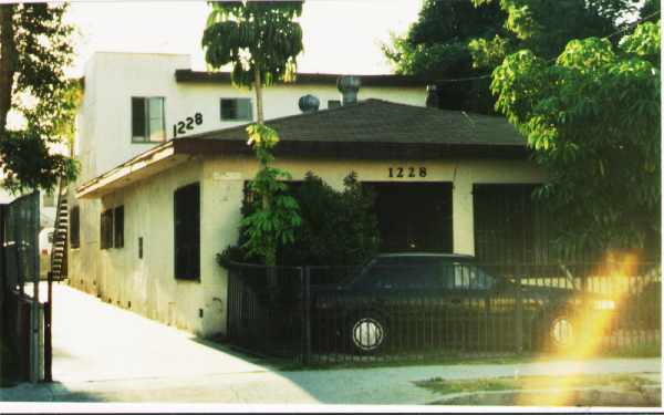 1228 S Hobart Blvd in Los Angeles, CA - Building Photo