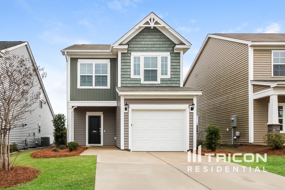 962 Tuxford Trl in Elgin, SC - Building Photo