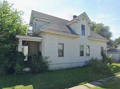 property at 1723 W Locust St