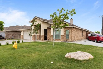 825 E 91st St in Odessa, TX - Building Photo - Building Photo