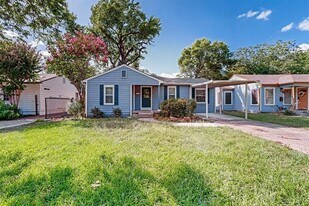 8919 San Fernando Way in Dallas, TX - Building Photo