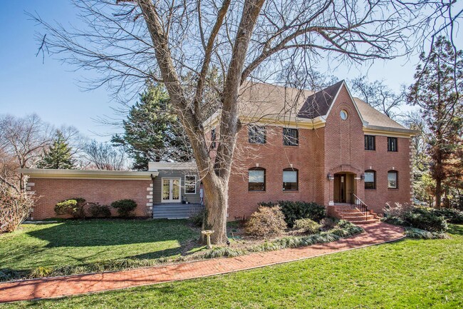 property at 1412 Coventry Ln