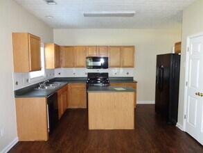 834 Glen Abbey Dr in Sugar Hill, GA - Building Photo - Building Photo