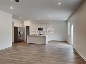 511 Hickory Pointe Rd in Dallas, GA - Foto de edificio - Building Photo