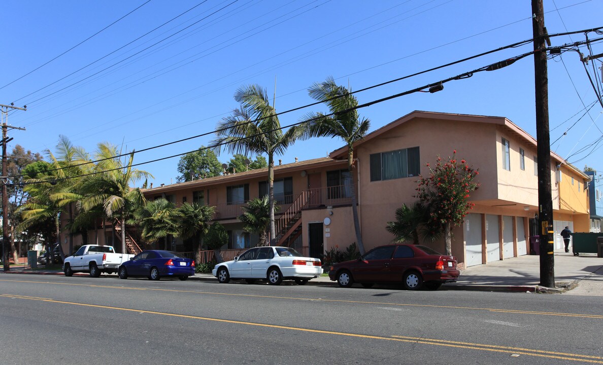 3150 E 4th St in Long Beach, CA - Building Photo