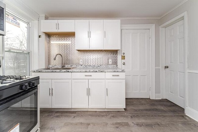 66 13th St in Troy, NY - Building Photo - Building Photo