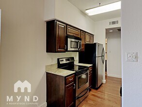 9747 Whitehurst Dr in Dallas, TX - Building Photo - Building Photo