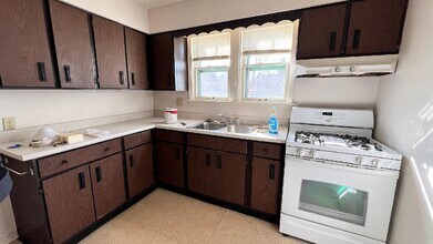 3123 Atwood Ave, Unit 3123 Atwood Ave Apt #1 in Madison, WI - Building Photo - Building Photo