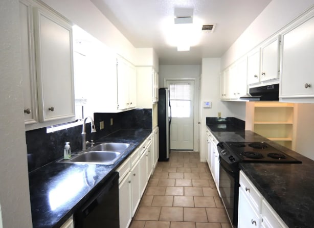 9140 Monica St in Beaumont, TX - Building Photo - Building Photo