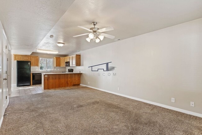 1077 1675 S in Ogden, UT - Foto de edificio - Building Photo