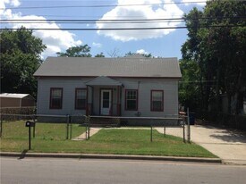 1704 Tillery St in Austin, TX - Building Photo