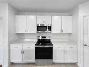17570 Shirewood Wy in Land O Lakes, FL - Foto de edificio - Building Photo