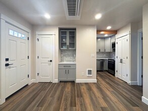 2015 Washington Alley in Eugene, OR - Building Photo - Building Photo