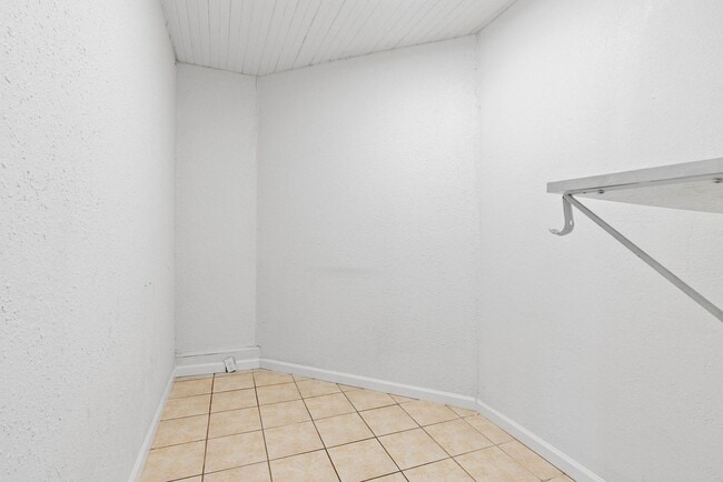 1433 Cambridge Dr in Corpus Christi, TX - Building Photo - Building Photo