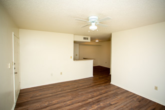 Canterbury Crossing in Abilene, TX - Building Photo - Interior Photo