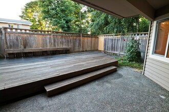 725 9th Ave S in Kirkland, WA - Foto de edificio - Building Photo