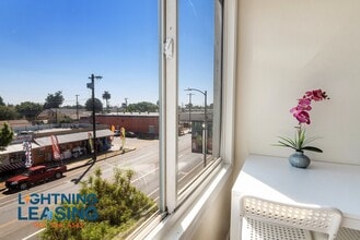 5120 S Avalon Blvd in Los Angeles, CA - Building Photo - Building Photo