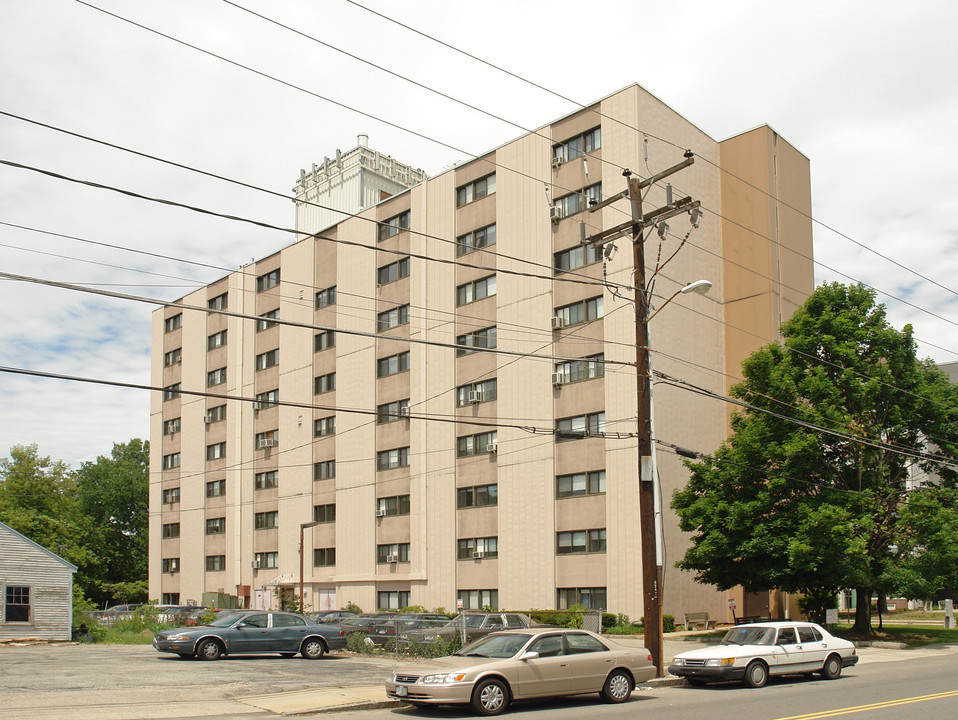 Sullivan Terrace South in Nashua, NH - Building Photo