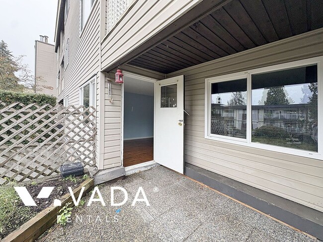 1209 Howie Ave in Coquitlam, BC - Building Photo - Building Photo