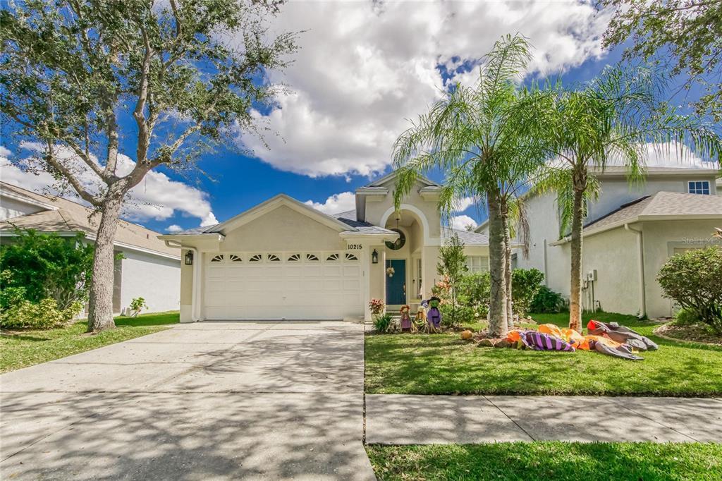 10215 Woodford Bridge St in Tampa, FL - Building Photo