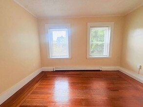 1617 Chapel St, Unit C1 in New Haven, CT - Building Photo - Building Photo