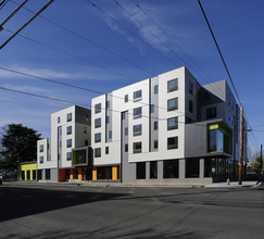 Glisan Commons in Portland, OR - Building Photo - Building Photo