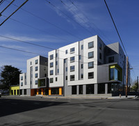 Glisan Commons in Portland, OR - Foto de edificio - Building Photo