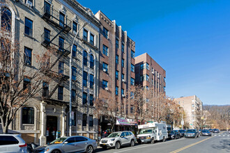 77 Cooper St in New York, NY - Foto de edificio - Building Photo