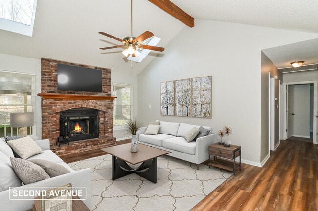 716 SE Shamrock Ln in Blue Springs, MO - Building Photo - Building Photo