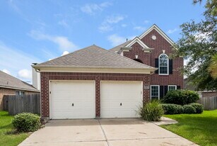 9510 Wakefield Village Dr in Houston, TX - Building Photo