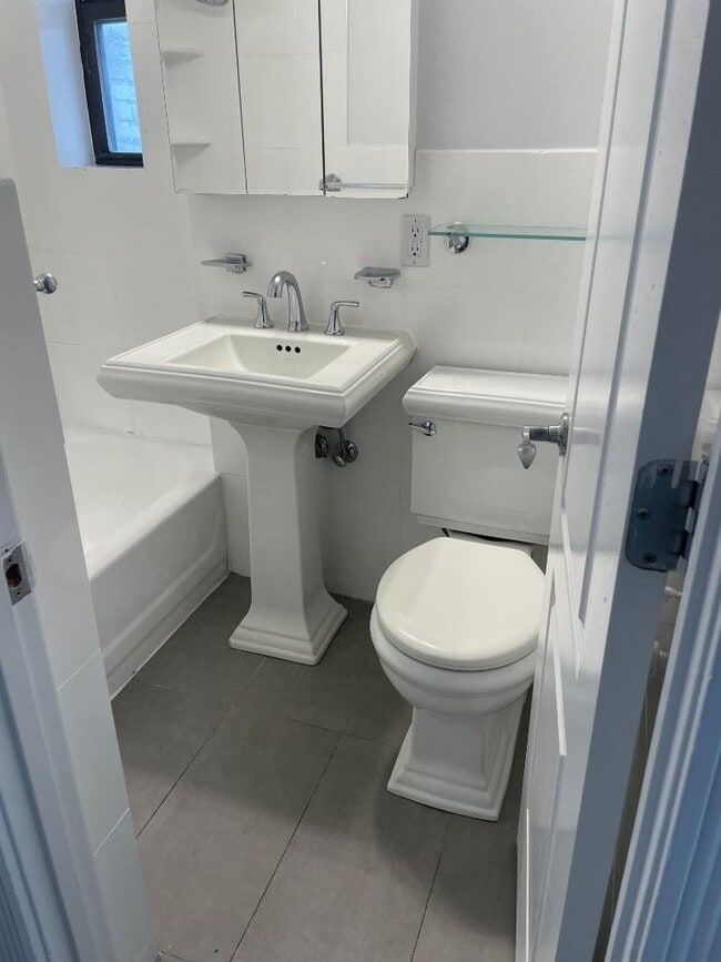 221 E 23rd St in New York, NY - Building Photo - Building Photo