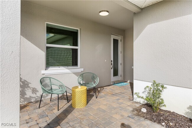 13460 Causeway Palms Cove in Ft. Myers, FL - Foto de edificio - Building Photo