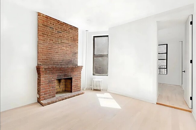 304 Columbus Ave in New York, NY - Foto de edificio - Building Photo