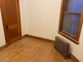 2345 W 24th St, Unit 2 in Chicago, IL - Foto de edificio - Building Photo