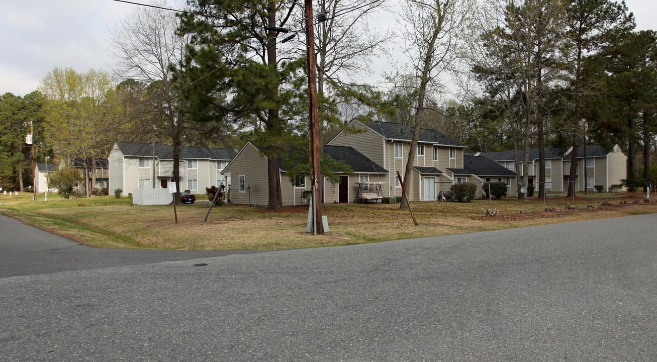 Landmark Townhouses in Smithfield, NC - Foto de edificio