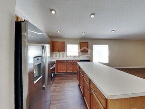 1012 Cristelle Jean Dr in Ruskin, FL - Building Photo - Building Photo