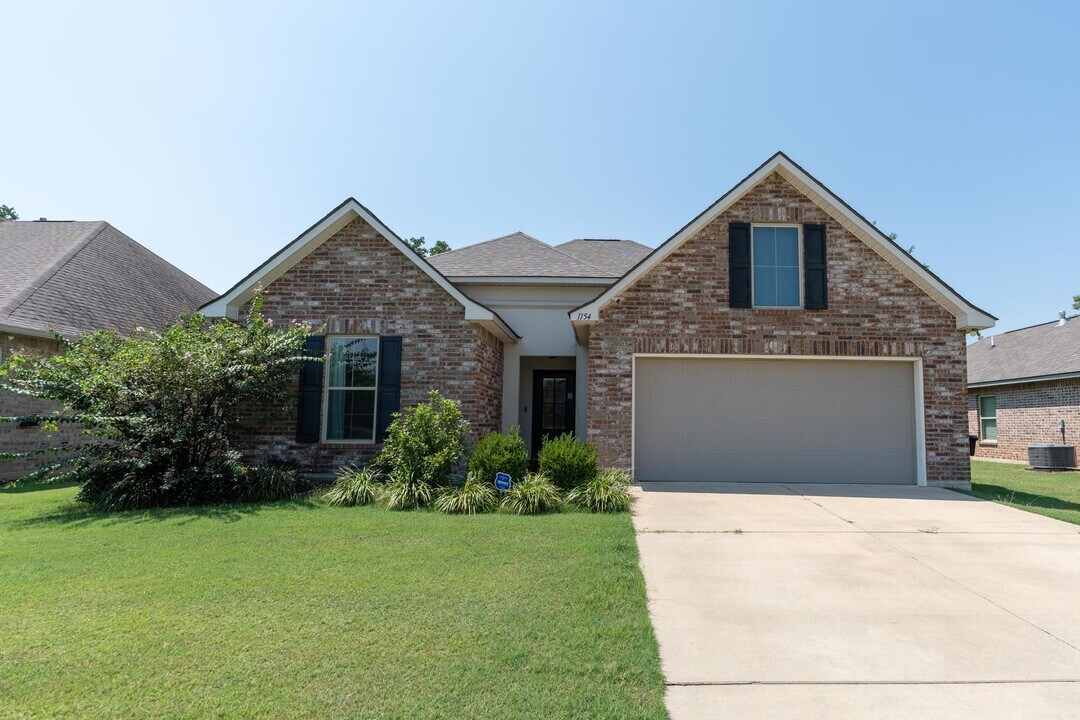 1154 Eli Conner Dr in Bossier City, LA - Building Photo