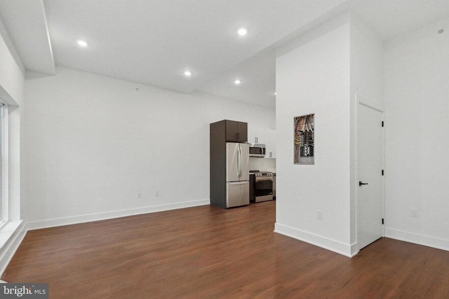 501 Washington Ln, Unit 207 in Jenkintown, PA - Building Photo