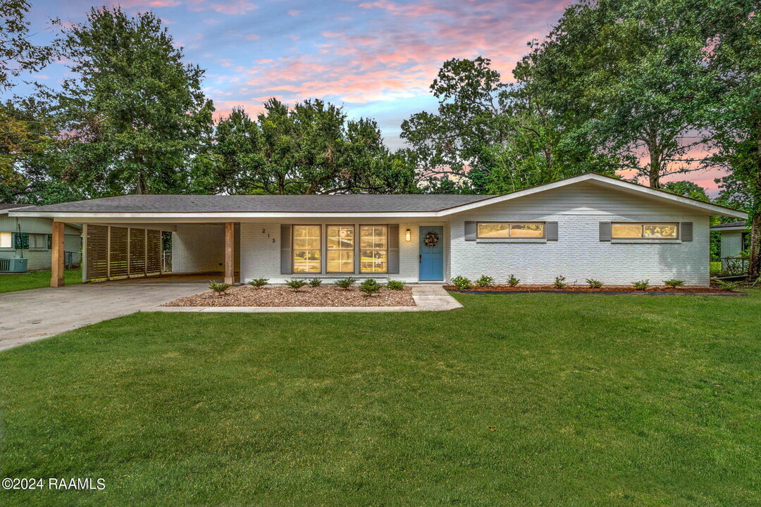 213 Brentwood Blvd in Lafayette, LA - Building Photo