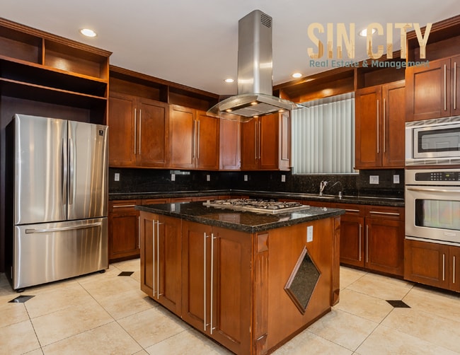 4490 Zev Ct